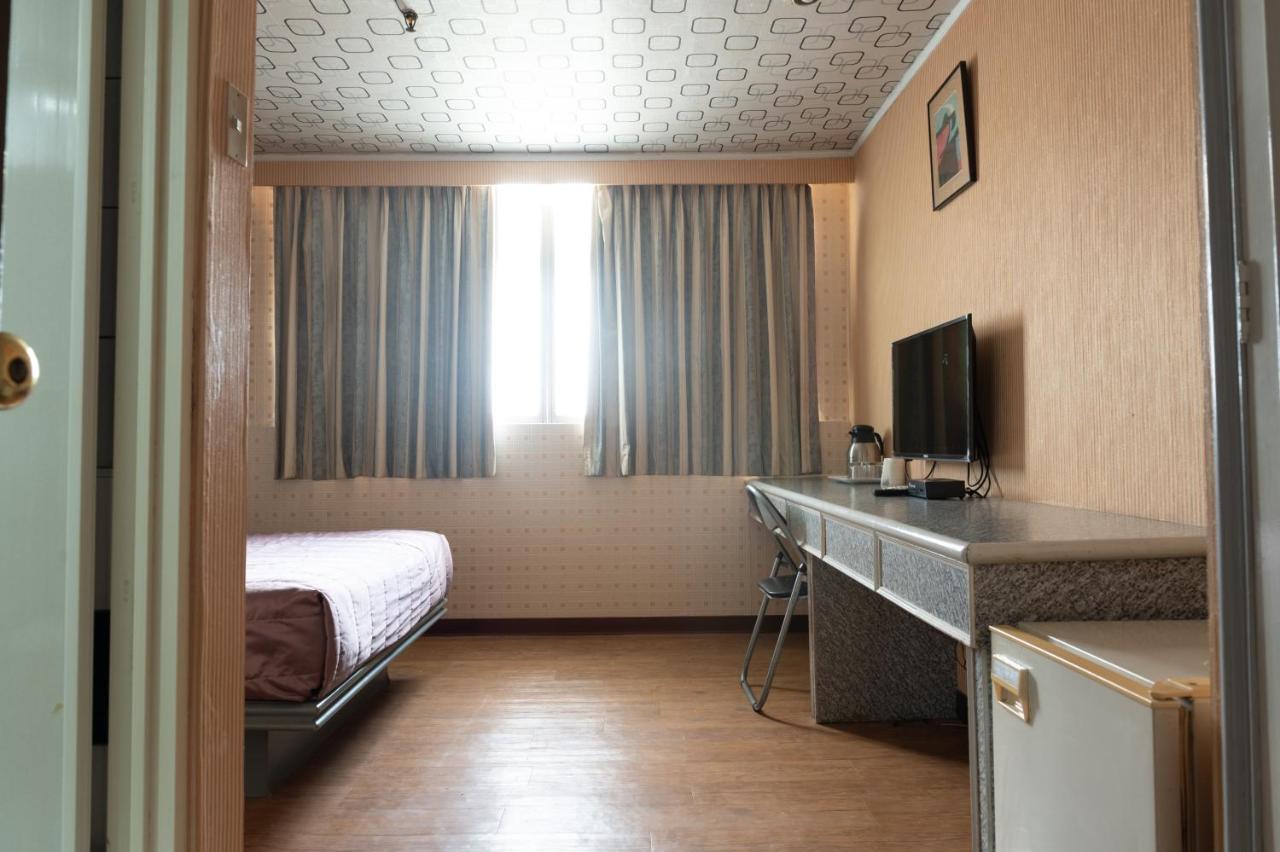 Pingtung Tong Hsin Hotel מראה חיצוני תמונה