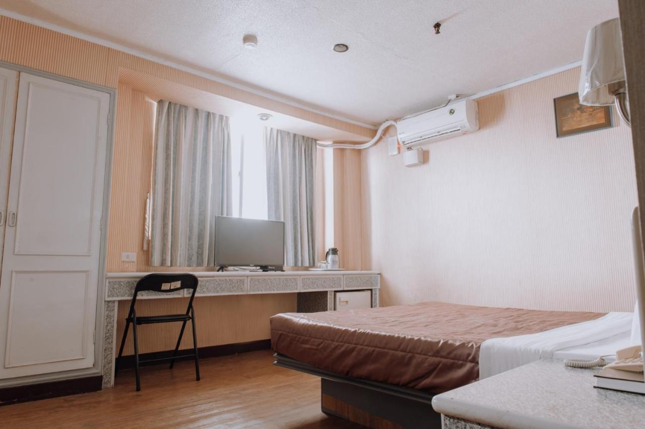 Pingtung Tong Hsin Hotel מראה חיצוני תמונה