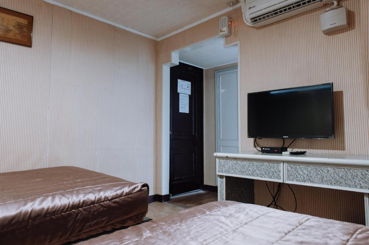 Pingtung Tong Hsin Hotel מראה חיצוני תמונה