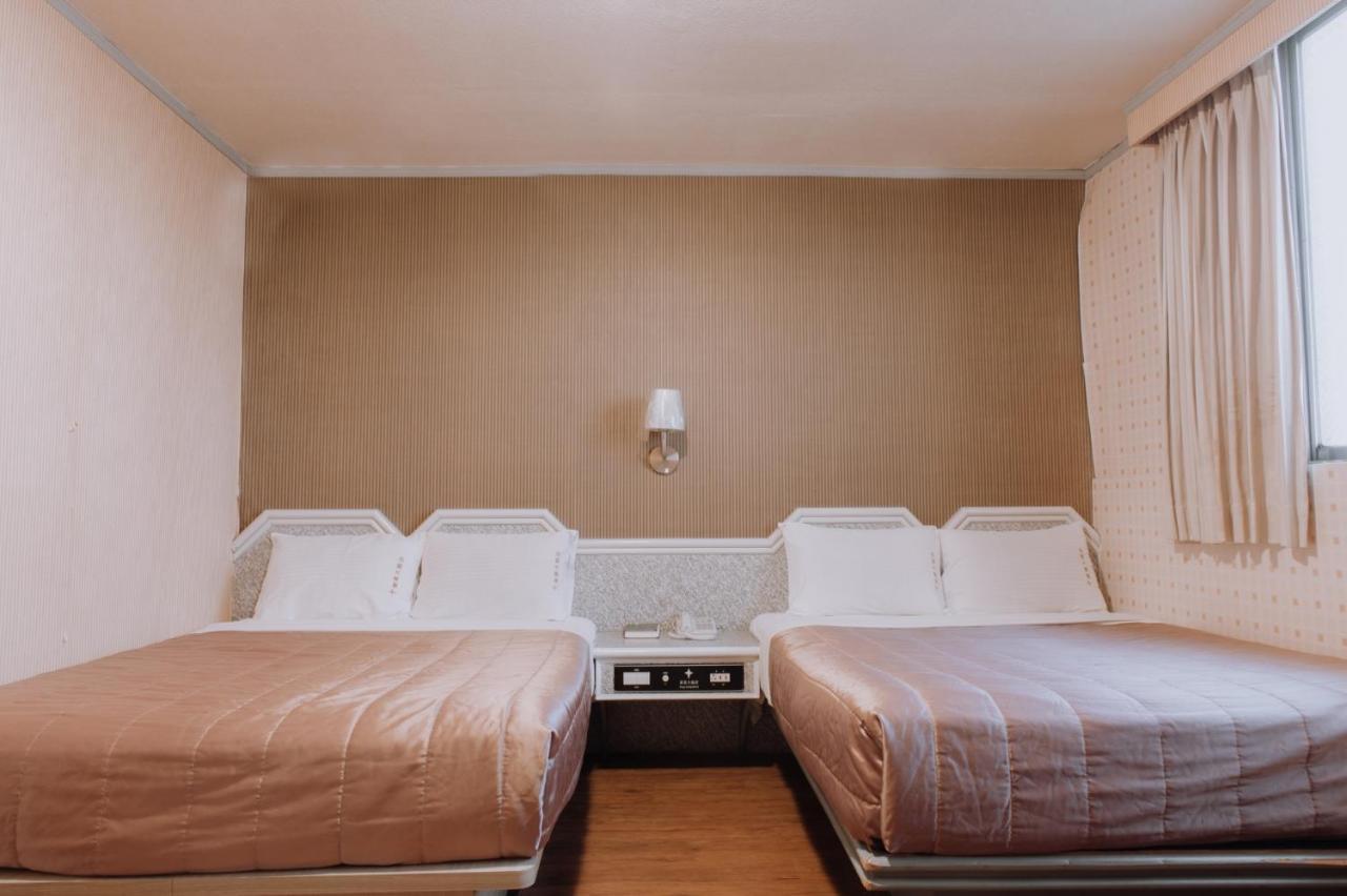 Pingtung Tong Hsin Hotel מראה חיצוני תמונה