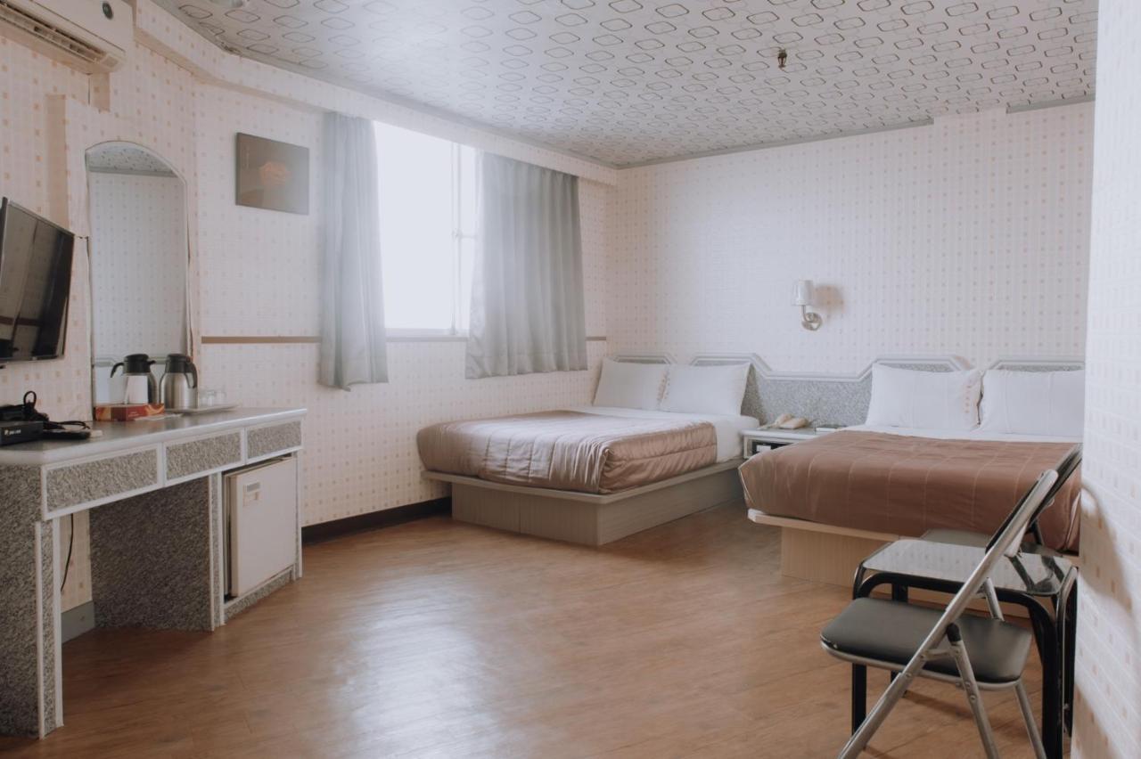 Pingtung Tong Hsin Hotel מראה חיצוני תמונה