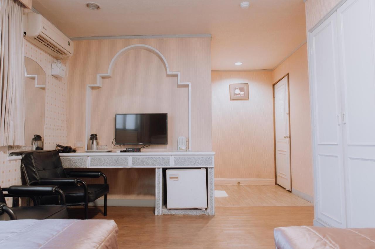 Pingtung Tong Hsin Hotel מראה חיצוני תמונה